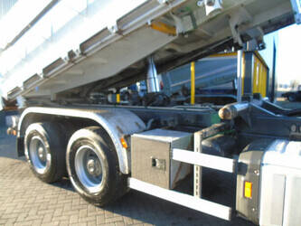 2022-mercedes-benz-arocs-3348-44179102