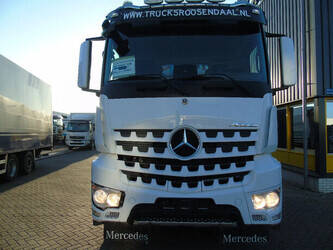 2022-mercedes-benz-arocs-3348-44179115