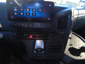 2022-mercedes-benz-arocs-3348-44179116