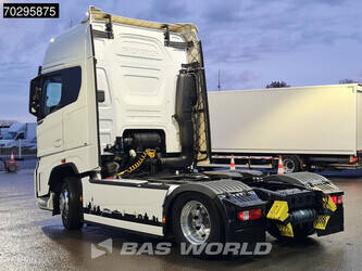 2022-ford-f-max-500-1392879-44179443