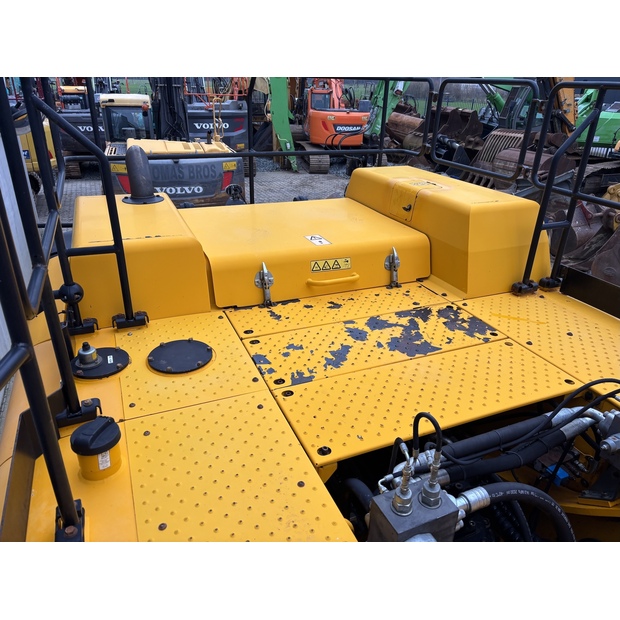 2020 جيه سي بي JS370LC-44185316