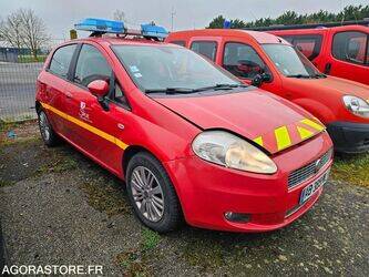 2009-fiat-punto-1392951-44192801