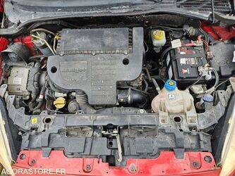 2009-fiat-punto-1392951-44192812