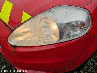 2009-fiat-punto-1392951-44192813