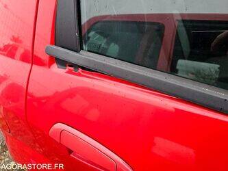 2009-fiat-punto-1392951-44192819