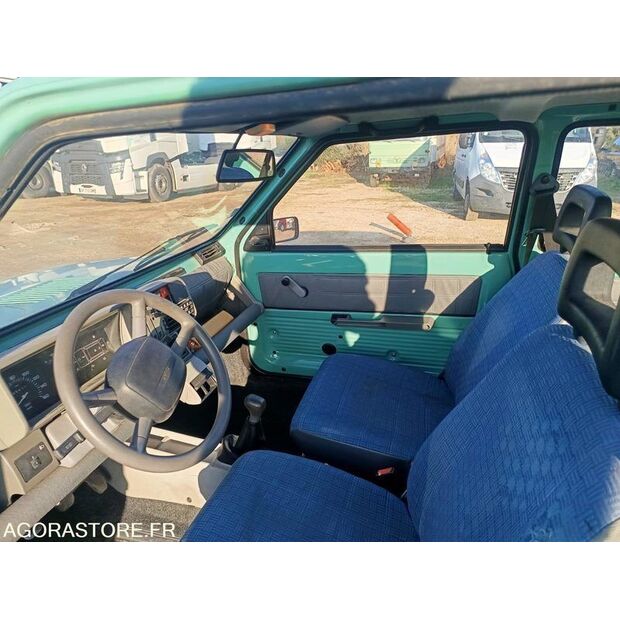 2002 فيات Panda-44208261