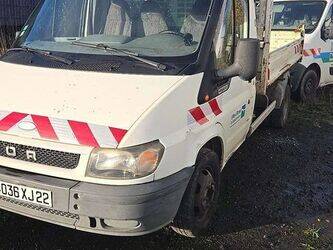 صورة ل شاحنات 2004 فورد TRANSIT