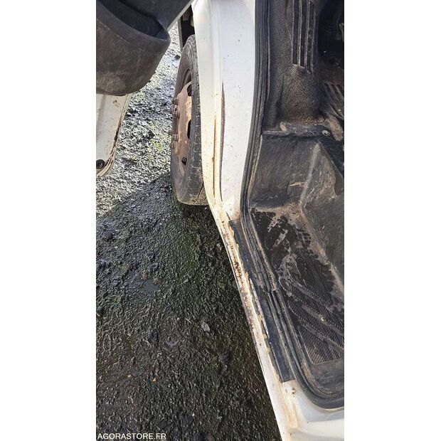 2004 Ford TRANSIT-44208377