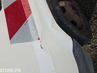 2004-ford-transit-1393037-44208379