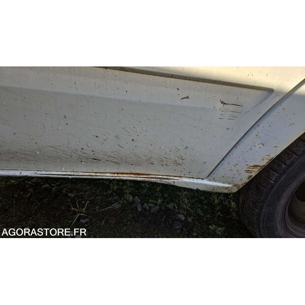 2004 Ford TRANSIT-44208381