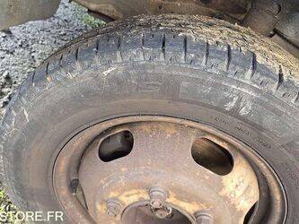 2004-ford-transit-1393037-44208394