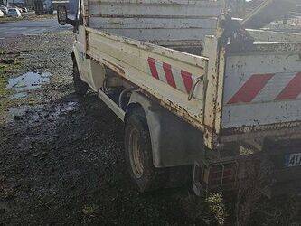 2004-ford-transit-1393037-44208396