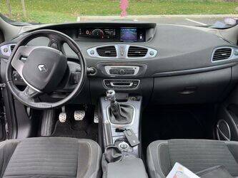 2015-renault-megane-1393047-44208465