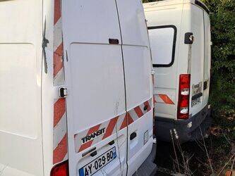 2010-ford-transit-1393049-44208488