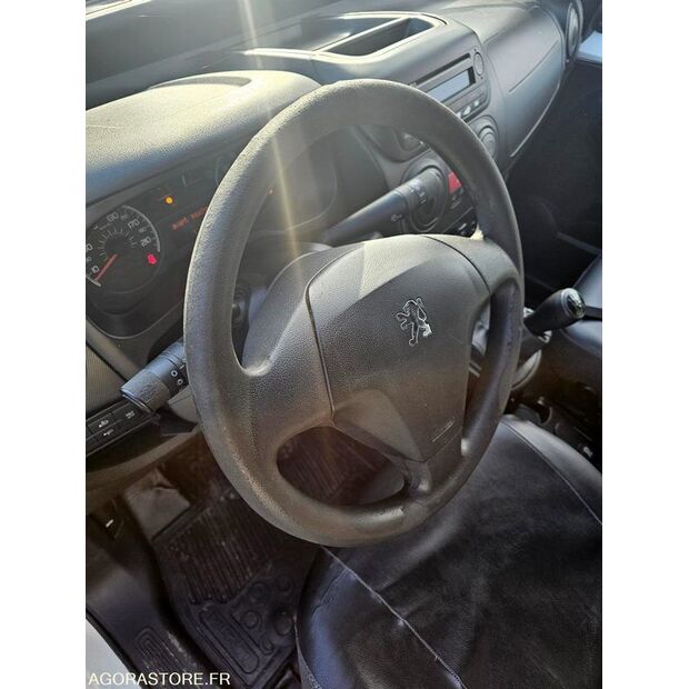 2015 بيجو Bipper-44208508