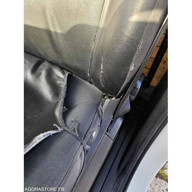 2015 بيجو Bipper-44208512