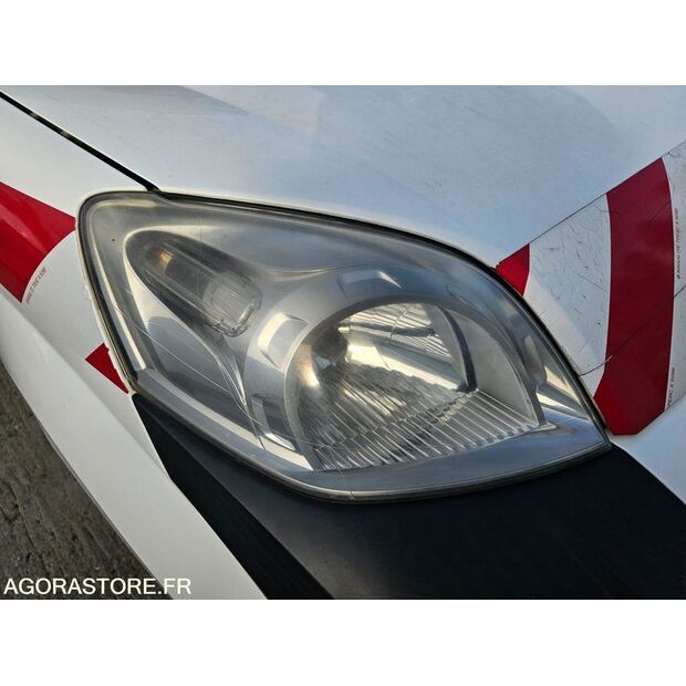 2015 بيجو Bipper-44208517