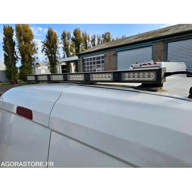 2015 بيجو Bipper-44208519