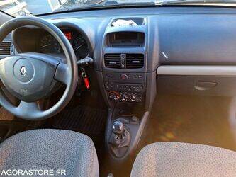 2005-renault-clio-1393056-44208578