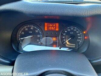 2005-renault-clio-1393056-44208579