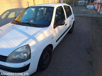 2005-renault-clio-1393056-44208583