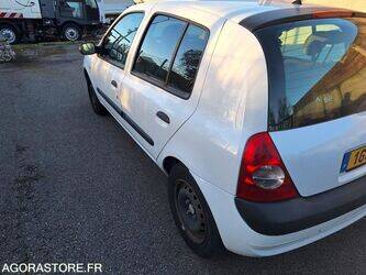 2005-renault-clio-1393056-44208585