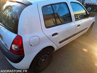 2005-renault-clio-1393056-44208586