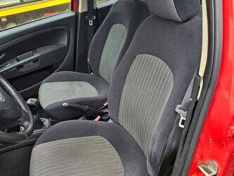 2009-fiat-punto-1393060-44208635