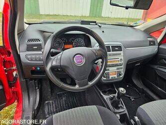 2009-fiat-punto-1393060-44208636