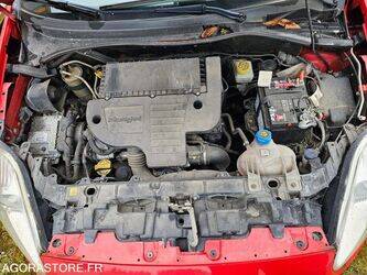 2009-fiat-punto-1393060-44208643