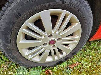 2009-fiat-punto-1393060-44208644