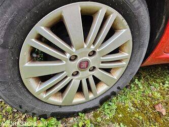 2009-fiat-punto-1393060-44208648