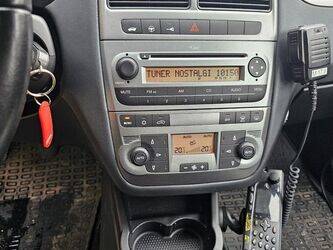 2009-fiat-punto-1393064-44208689