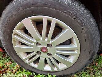 2009-fiat-punto-1393064-44208700