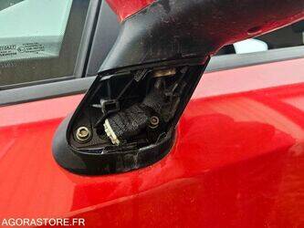 2009-fiat-punto-1393064-44208707