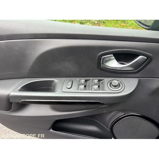 2012 Renault Megane-44208765