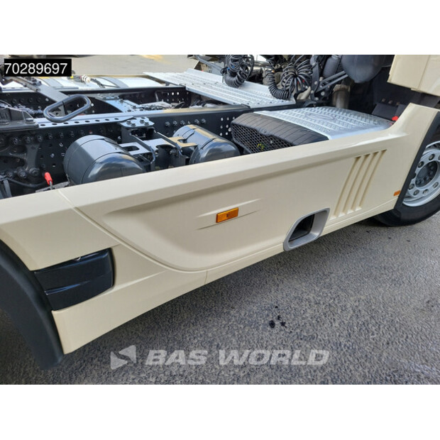 2023 Mercedes-Benz Actros 1848-44209311