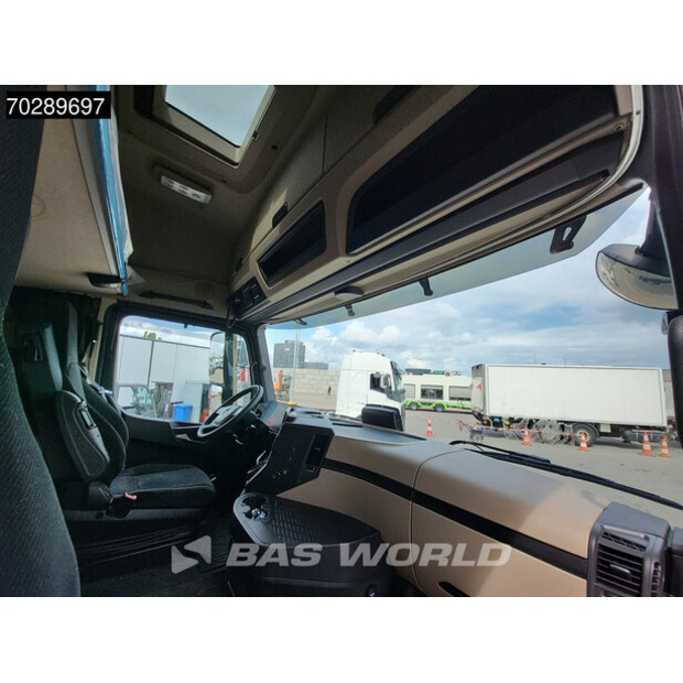 2023 Mercedes-Benz Actros 1848-44209328