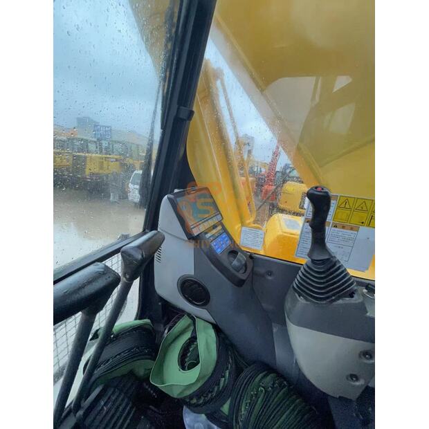 2023 Komatsu PC220-44209599