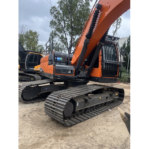 2023 Develon DX225LCA-44209675