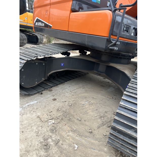 2023 Develon DX225LCA-44209677