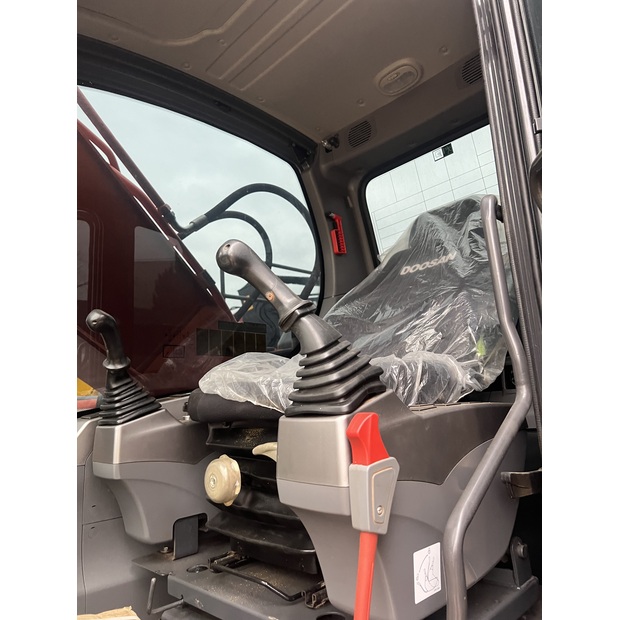 2023 Develon DX225LCA-44209684