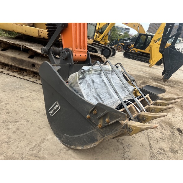 2023 Develon DX225LCA-44209691