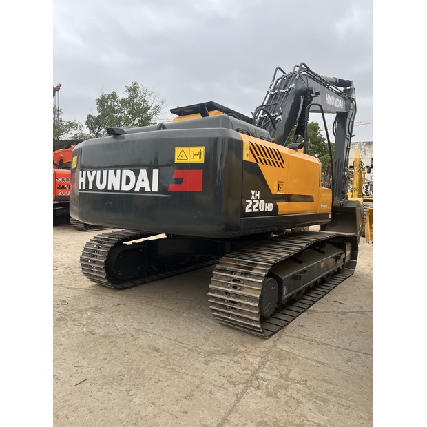 2023 Hyundai 220-44209708