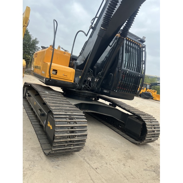 2023 Hyundai 220-44209712