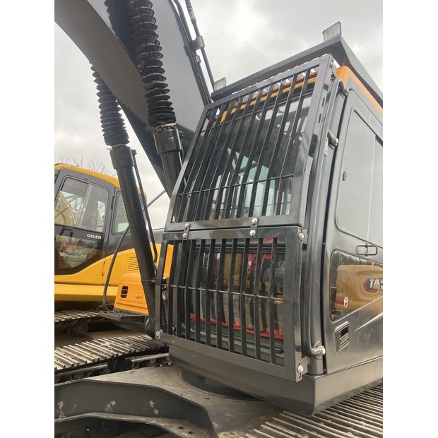 2023 Hyundai 220-44209714