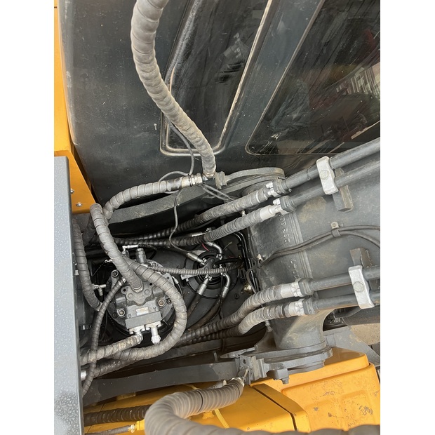 2023 Hyundai 220-44209721