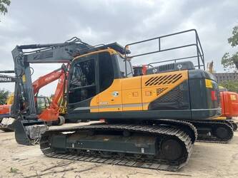 صورة ل حفارات مجنزرة 2023 هيونداي HX220HD للبيع في الصّين