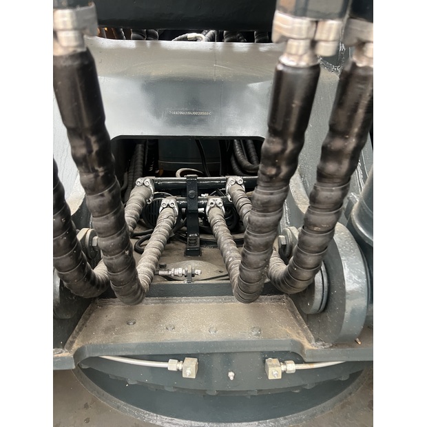 2023 Hyundai HX220HD-44209757