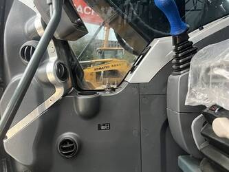 2023-hyundai-hx220hd-1393115-44209758